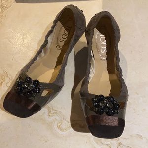 Tod’s suede embellished ballet flats